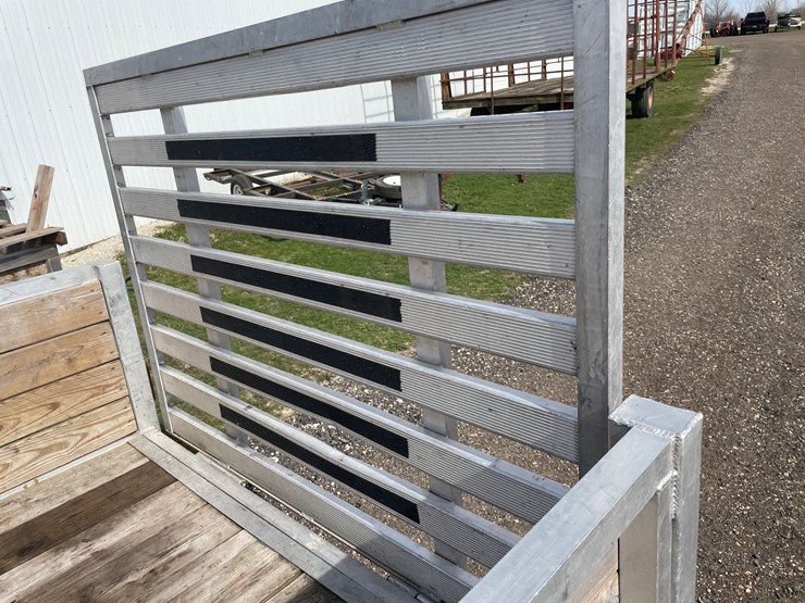 #2850-•-single-axle-aluminum-trailer-(no-title)-image-12