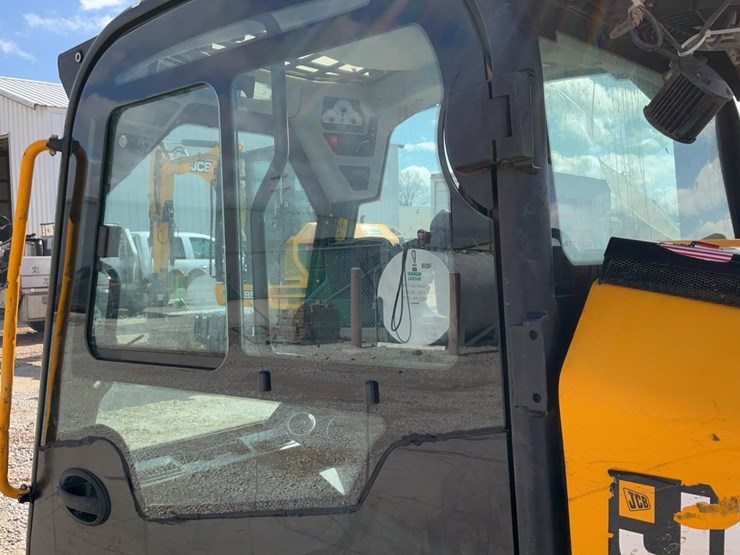 2021-jcb-215t-image-17