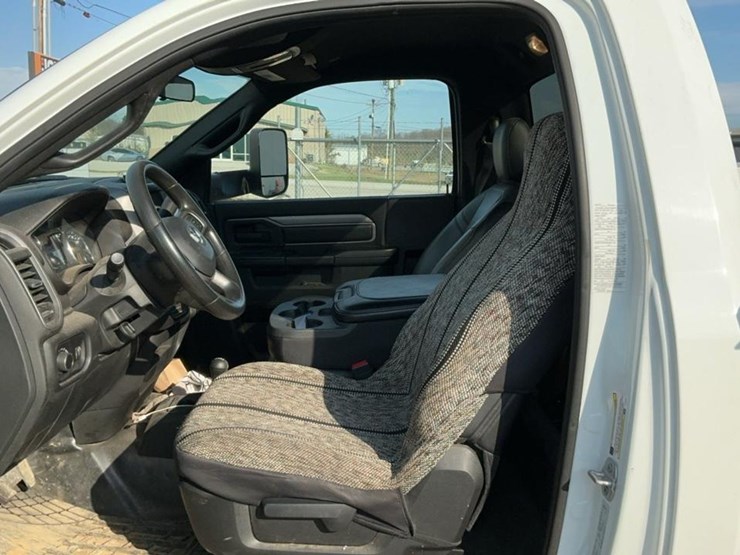 2022-dodge-3500-image-16