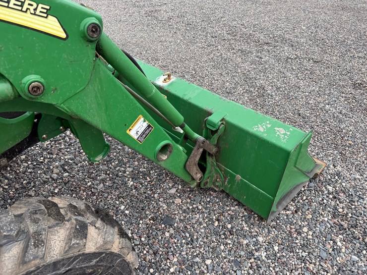 john-deere-4120-image-36