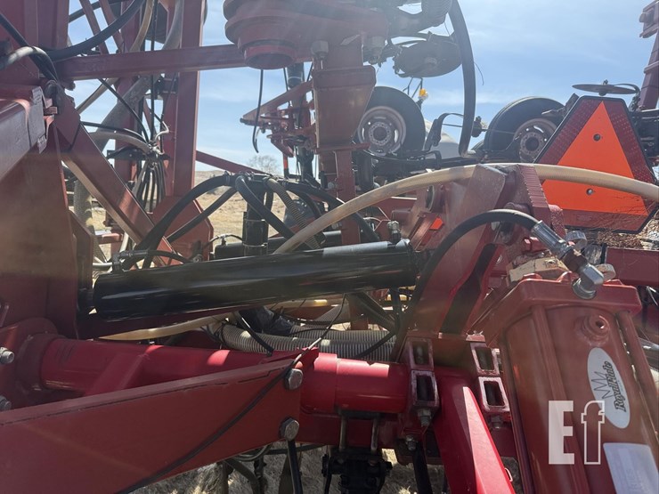 2011-case-ih-3430-image-52