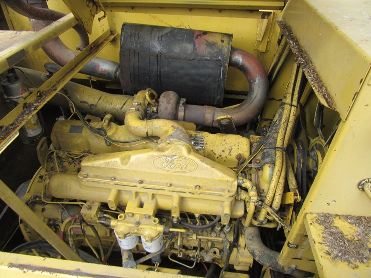 new-holland-tr96-image-48