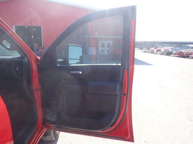 2022-chevrolet-2500hd-image-44