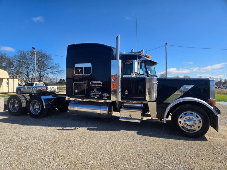 2005-peterbilt-379-image-26
