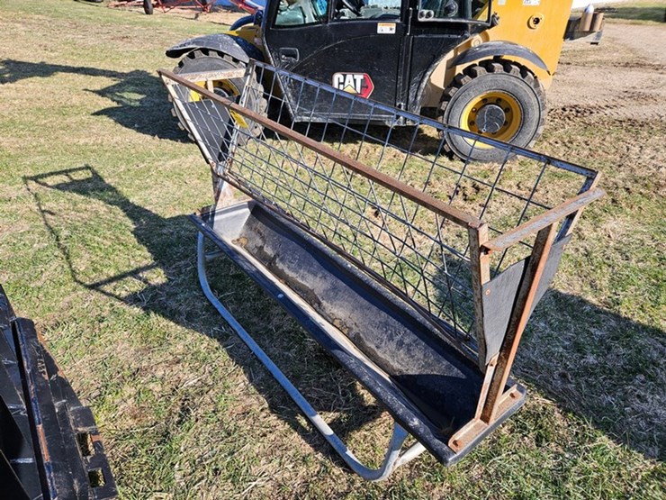 #574-•-livestock-hay-feeder-image-3