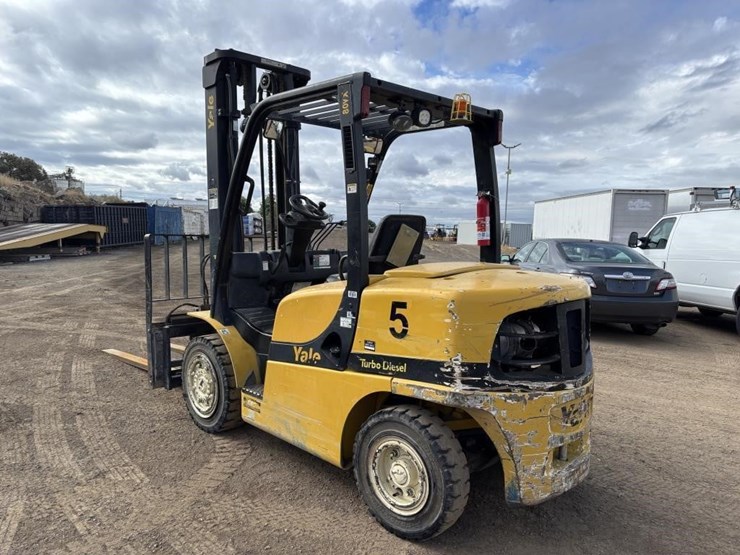 2015-yale-gdp80-forklift-image-4
