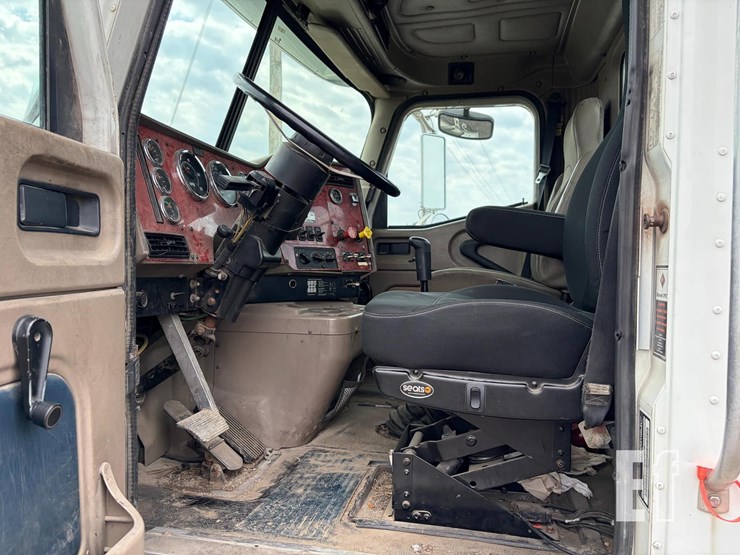 2004-international-9200-image-13