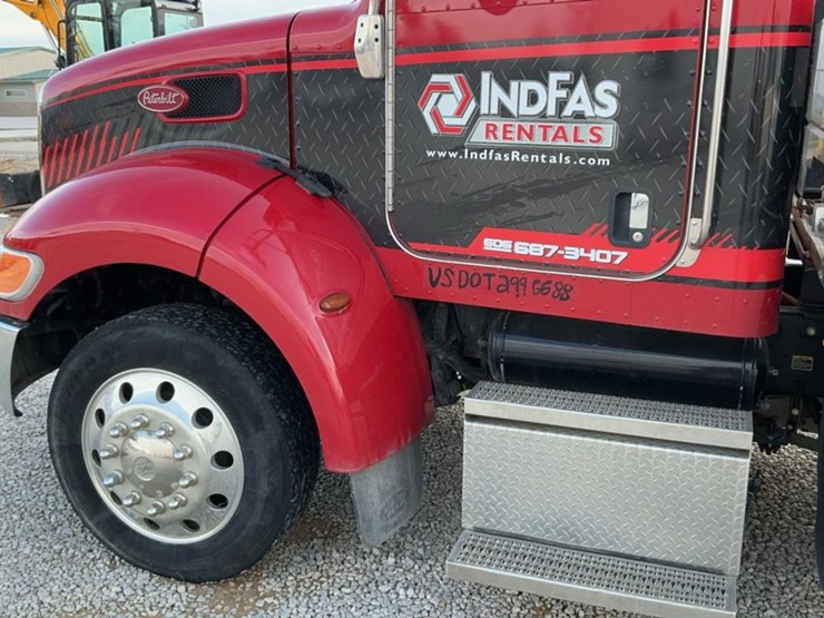 2021-peterbilt-337-image-34