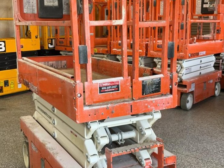 #408-•-2017-snorkel-19'-scissor-lift-image-10