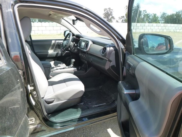 2018-toyota-tacoma-image-15