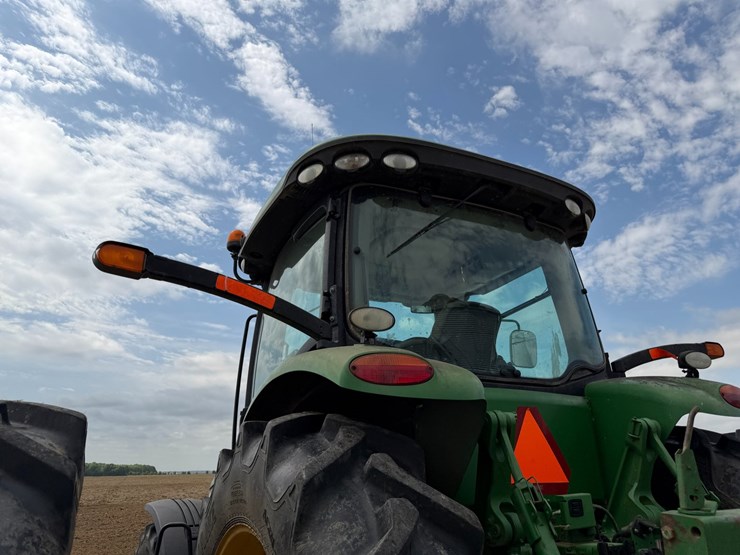 2012-john-deere-8235r-image-26