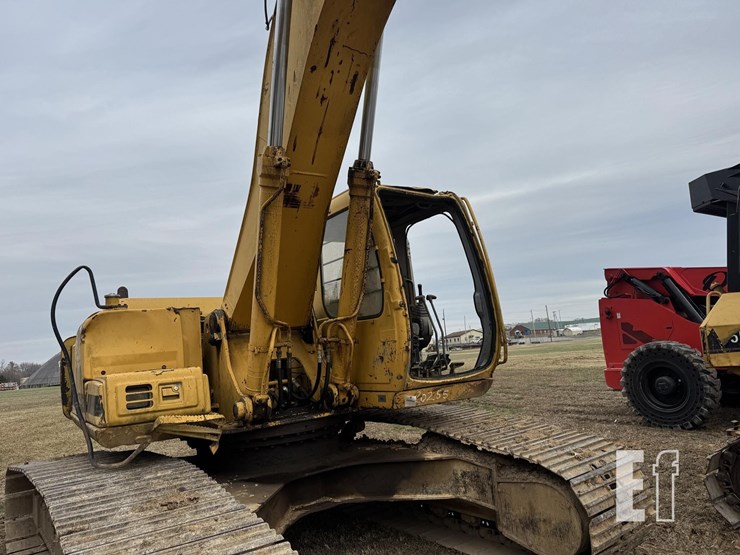 deere-230-lc-image-7