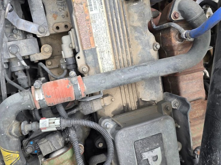 2017-peterbilt-348-image-32