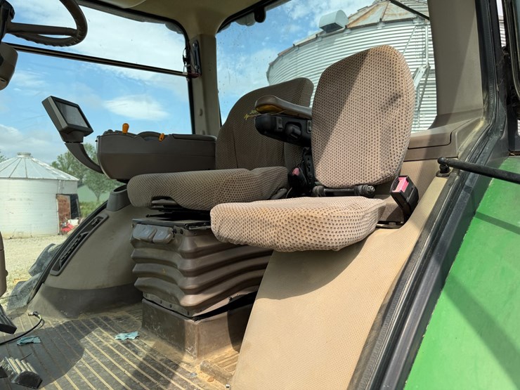 2012-john-deere-8235r-image-58