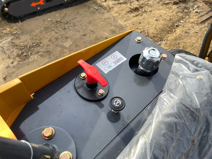 #1041-•-new-ats-rt12r-mini-excavator-image-13