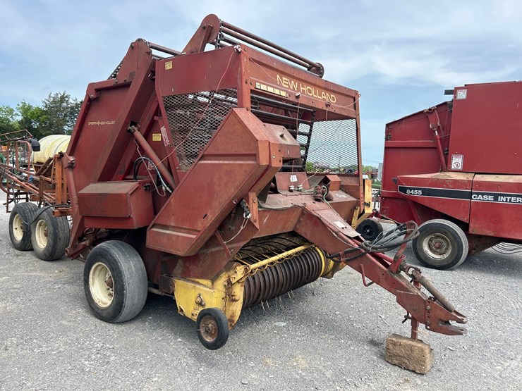 new-holland-852-image-3