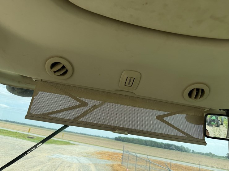 2010-john-deere-8270r-image-73