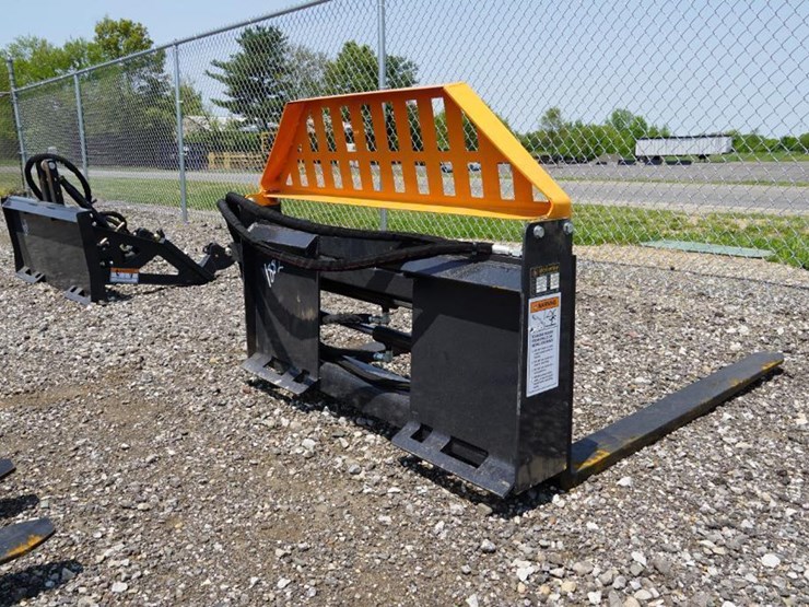 #1421-•-new!-wolverine-pallet-fork-hydraulic-adjustable-image-4