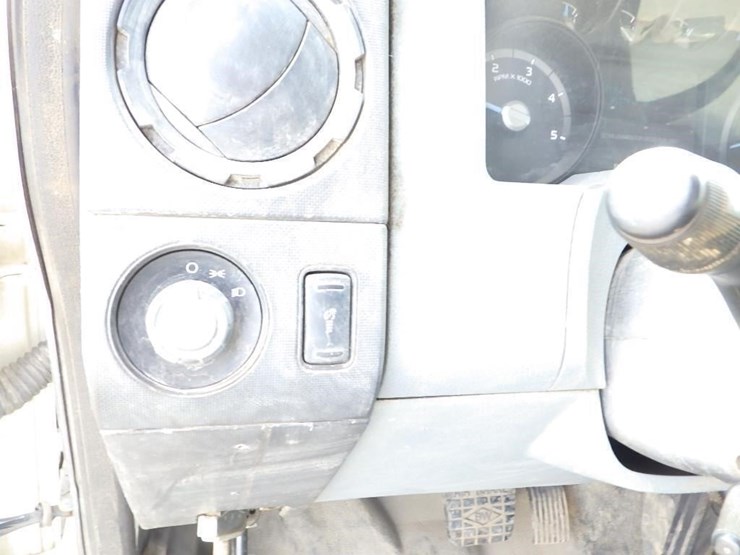 2015-ford-f750-image-29