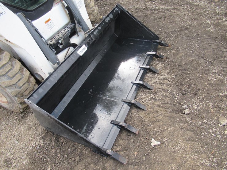 wildcat-74"-skid-steer-tooth-bucket-image-4