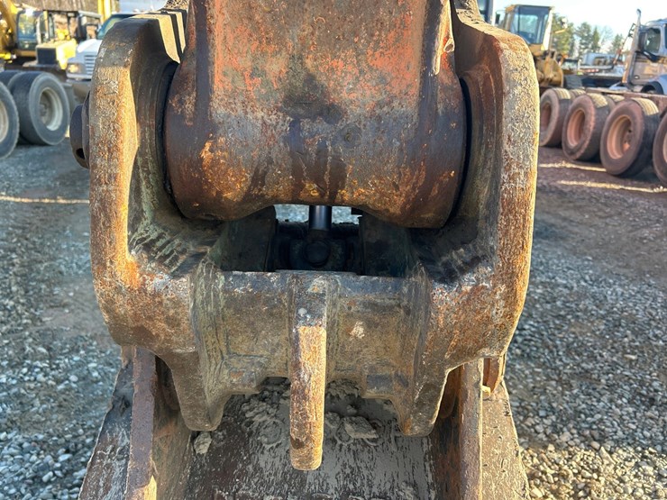 2021-hitachi-zx225-image-17