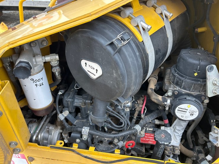 komatsu-d61pxi-23-image-35