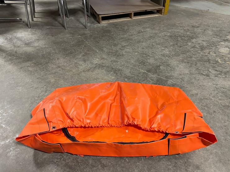 #7558-•-skytrack-man-lift-basket-control-weather-cover-image-8