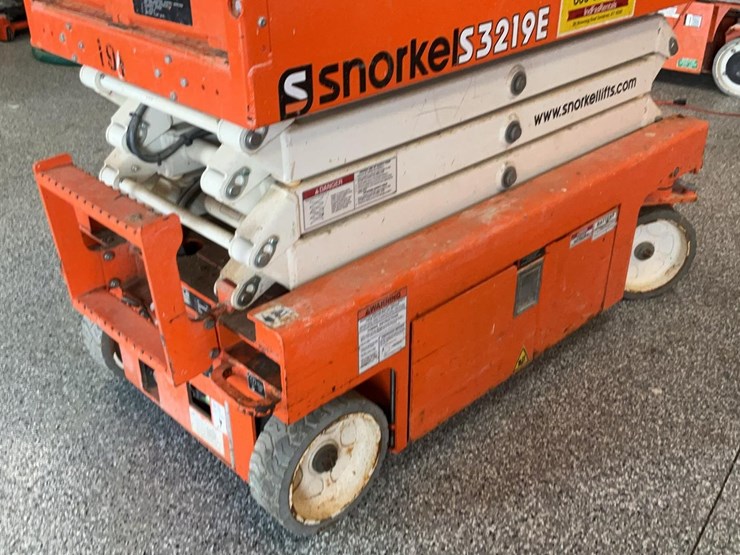 #425-•-2020-snorkel-19'-scissor-lift-image-19