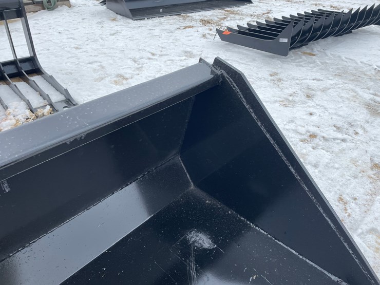 #2041-•-skid-steer-mount-78"-bucket-with-blade-image-11