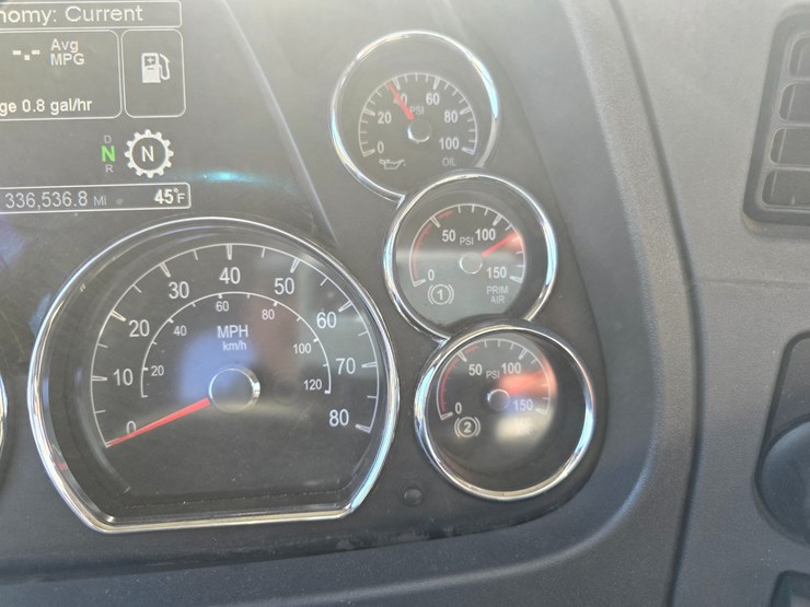 2019-peterbilt-567-image-68