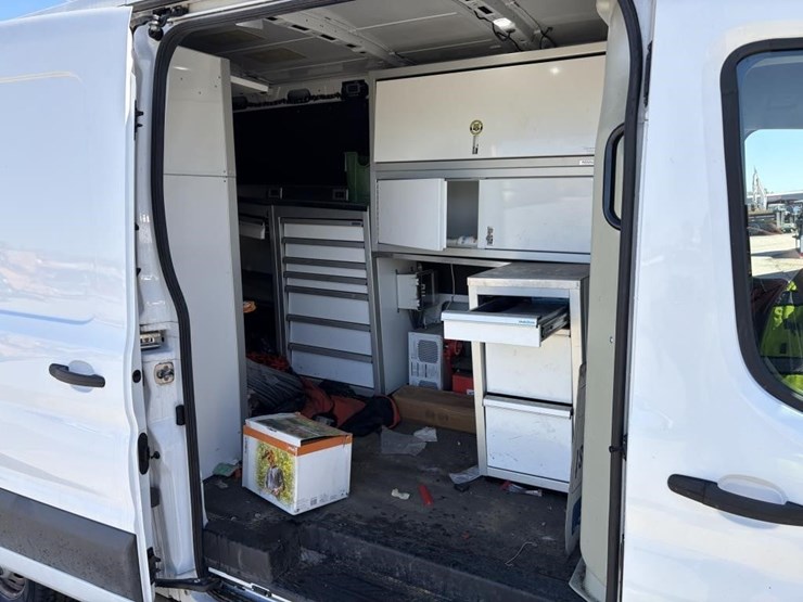 2022-ford-transit-image-13