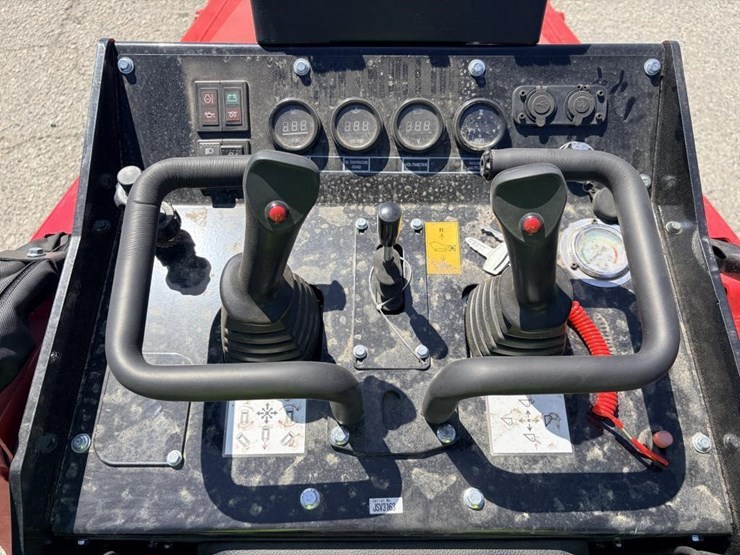 2026-sdlool-slv1000-skid-steer-loader-image-12