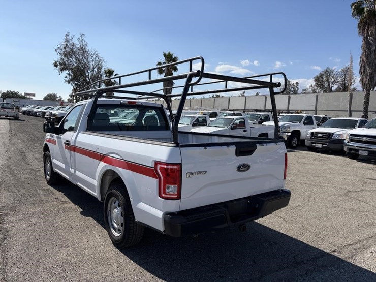 2017-ford-f150-xl-image-4