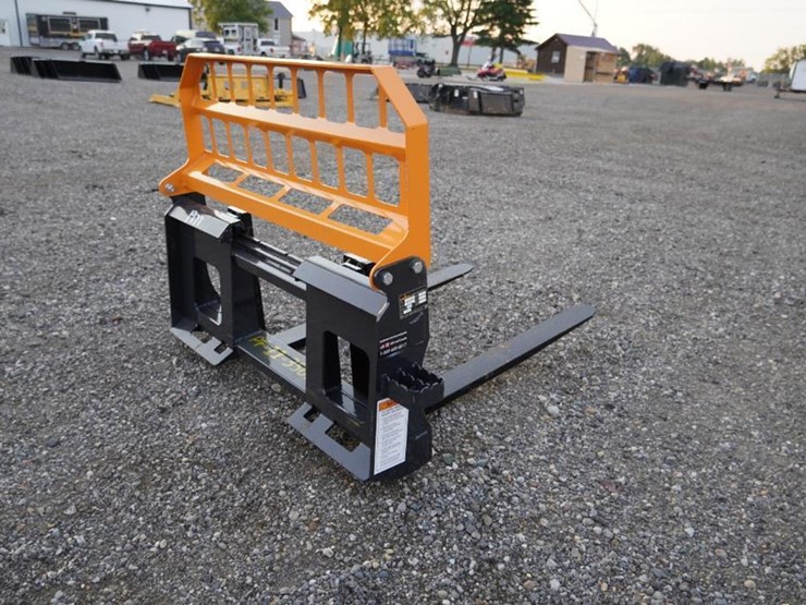 #1356-•-unused-landhonor-skid-steer-pallet-fork-image-3