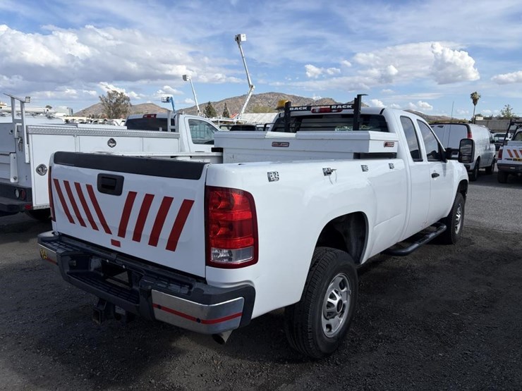 2012-gmc-sierra-2500-image-3