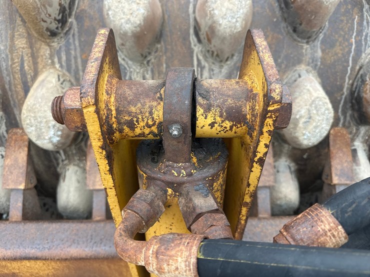 caterpillar-cp-563c-image-34