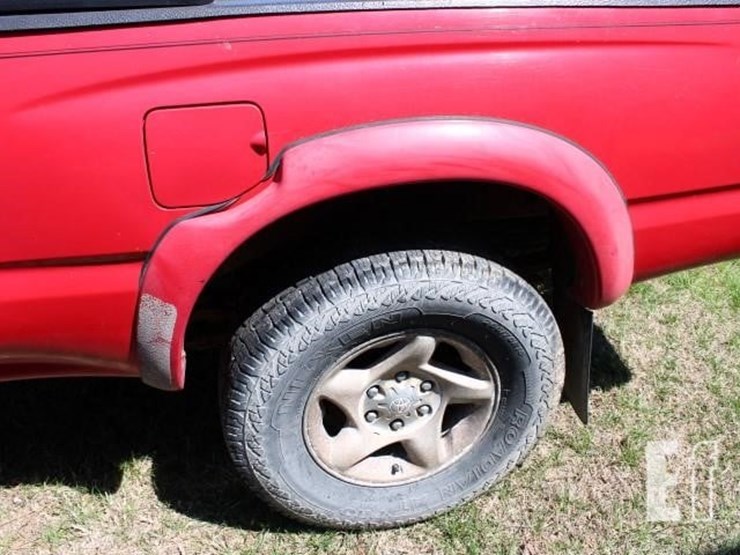 2001-toyota-tacoma-image-4