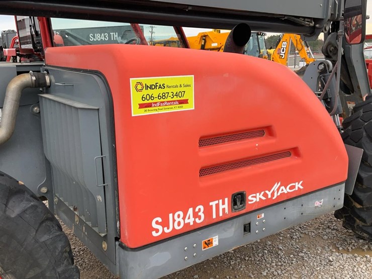 #202-•-2020-skyjack-sj843h-telehandler-image-32