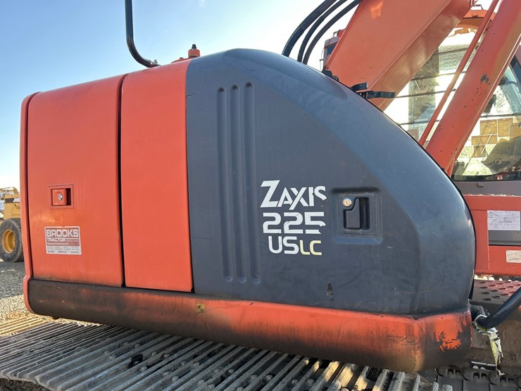 2021-hitachi-zx225-image-47