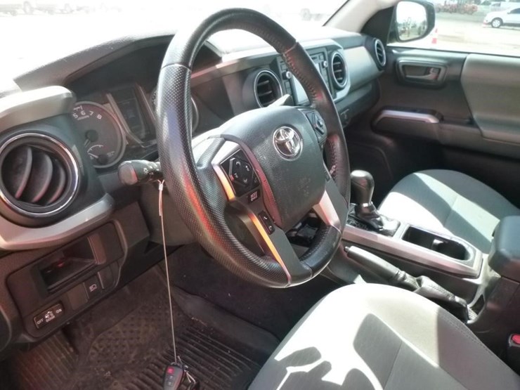 2018-toyota-tacoma-image-8