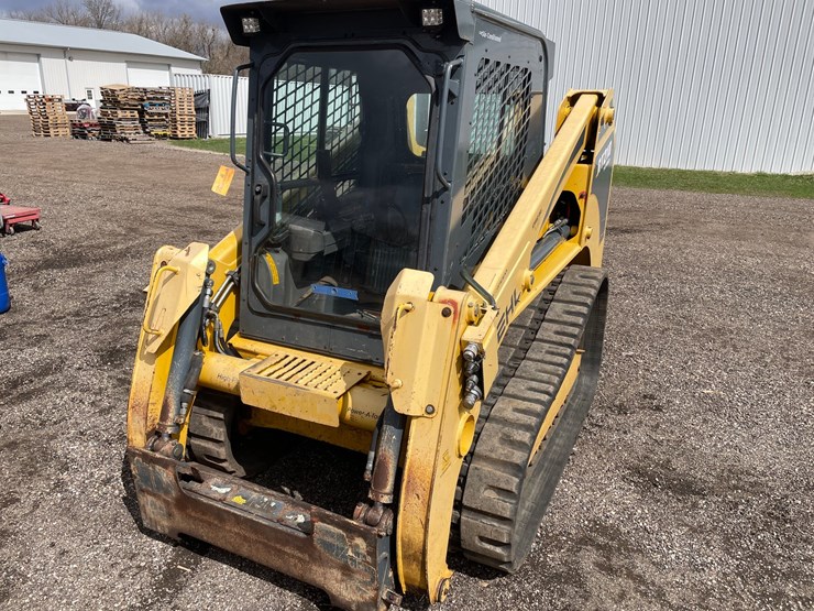 2013-gehl-rt210-image-1