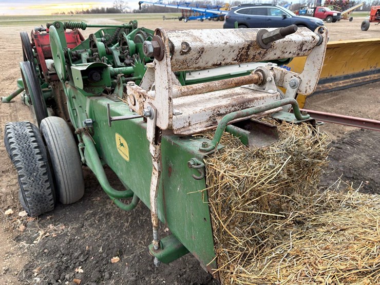 john-deere-24t-image-16