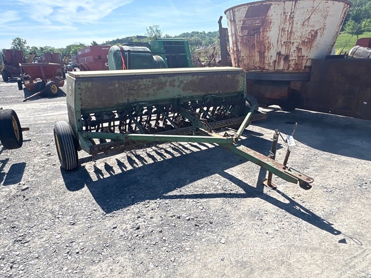 john-deere-8200-image-1