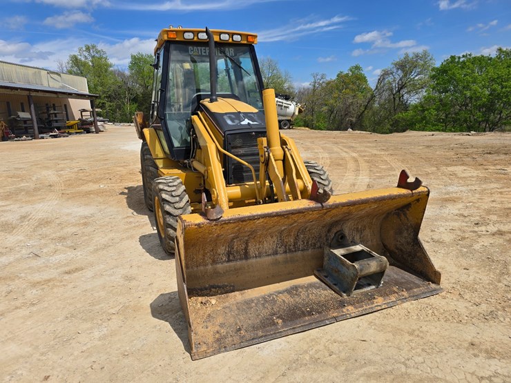 2005-caterpillar-420d-image-24