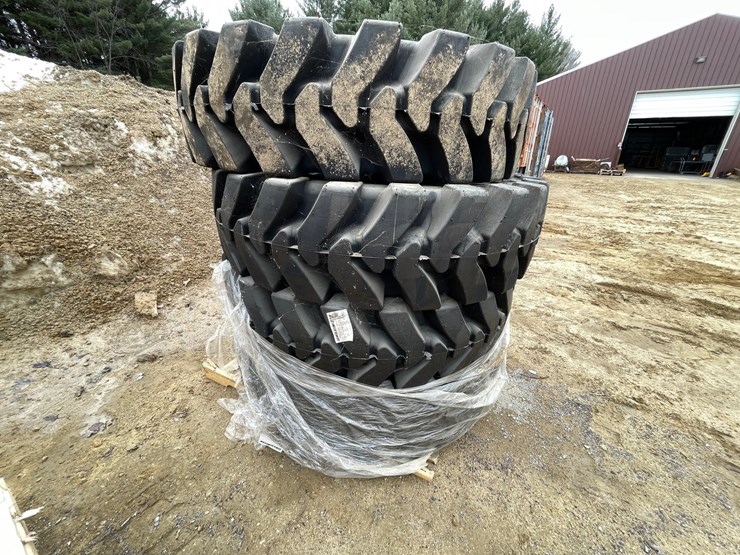 #7538-•-set-of-(4)-new-maximizer-brand-airless-telehandler-tires-on-rims-image-2