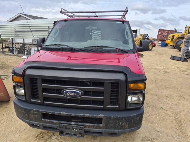 2011-ford-e350-image-2