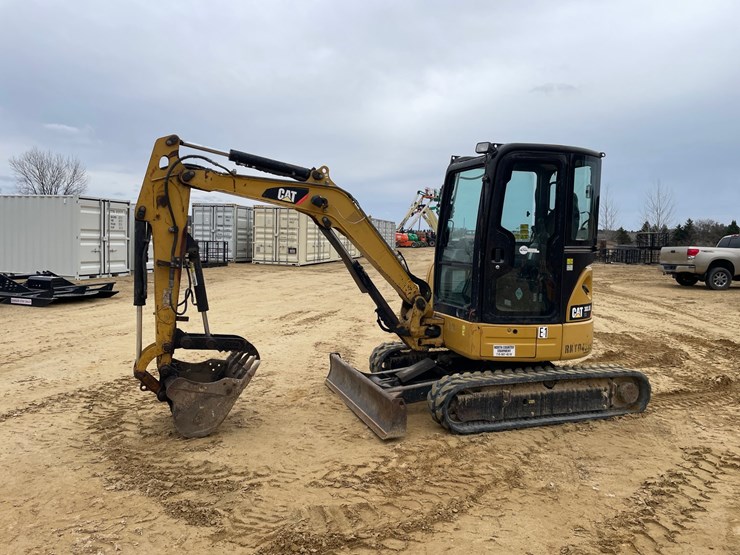 2014-caterpillar-303.5-image-2