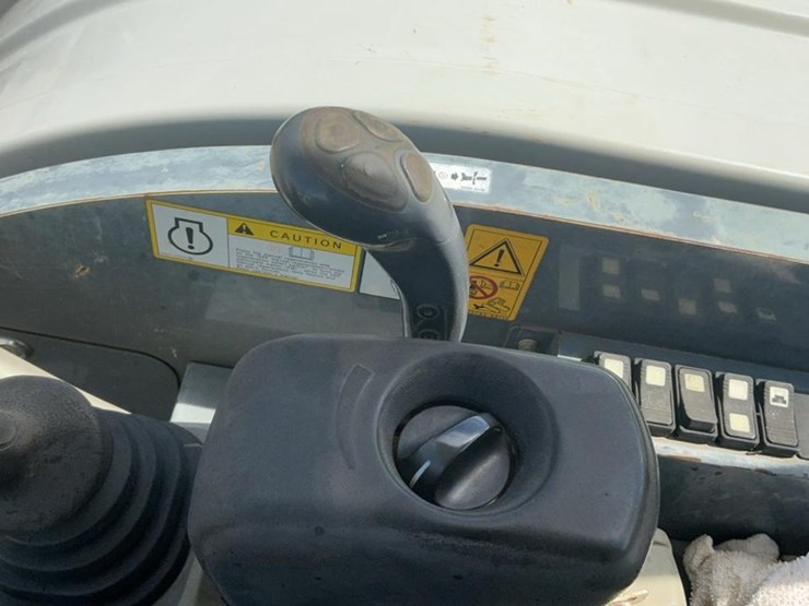 2017-takeuchi-tb240-image-20