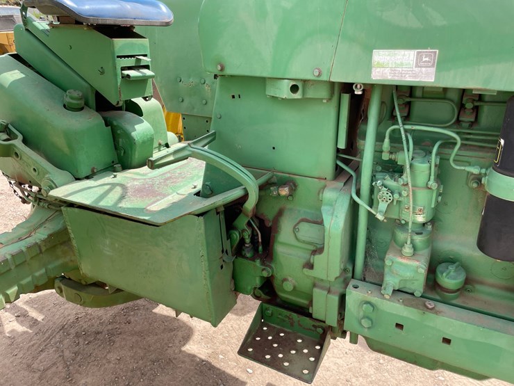 john-deere-3010-image-27