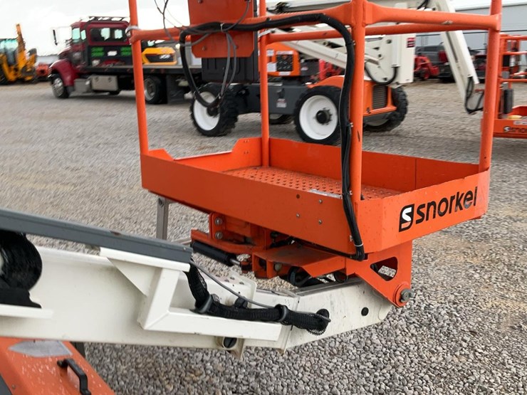 #309-•-2019-snorkel-38'-articulating-lift-image-22